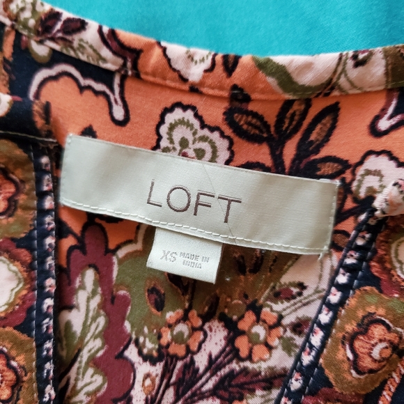 LOFT Sleeveless Top - Picture 2 of 3
